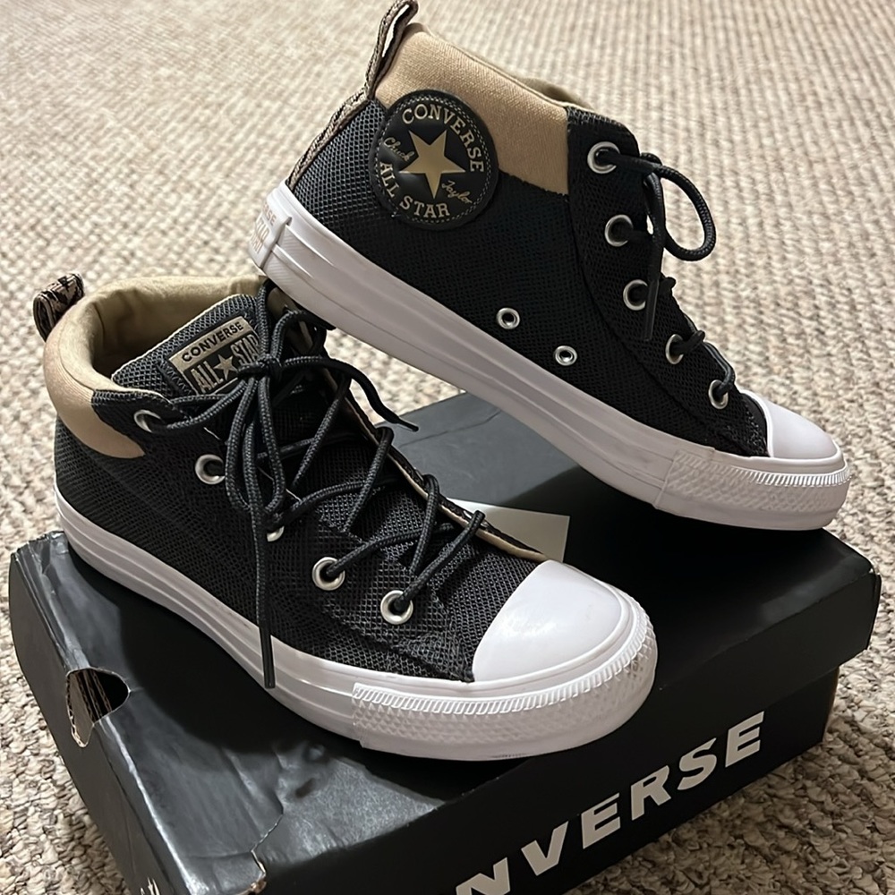 Black/Vintage Khaki Converse